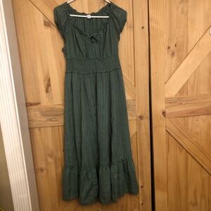 Old Navy Sage Green Tiered Maxi Dress Size M